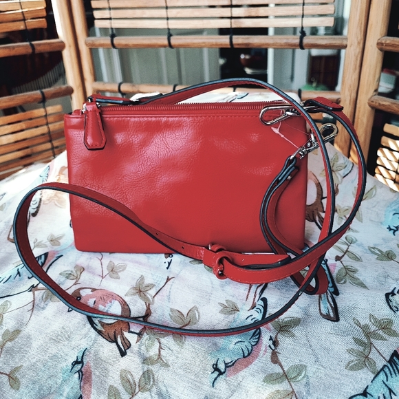 REACTION by KENNETH COLE | Hillary Style Crossbody Bag Handbag Lipstick Red NWT - Picture 3 of 7